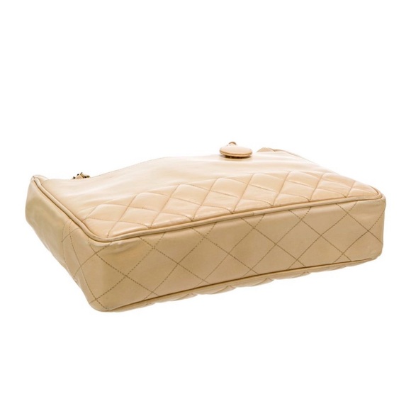 Chanel Cream Quilted Shoulder Bag - Picture 4 of 11